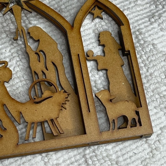 Wooden Nativity Ornament‎ - Picture 3 of 5